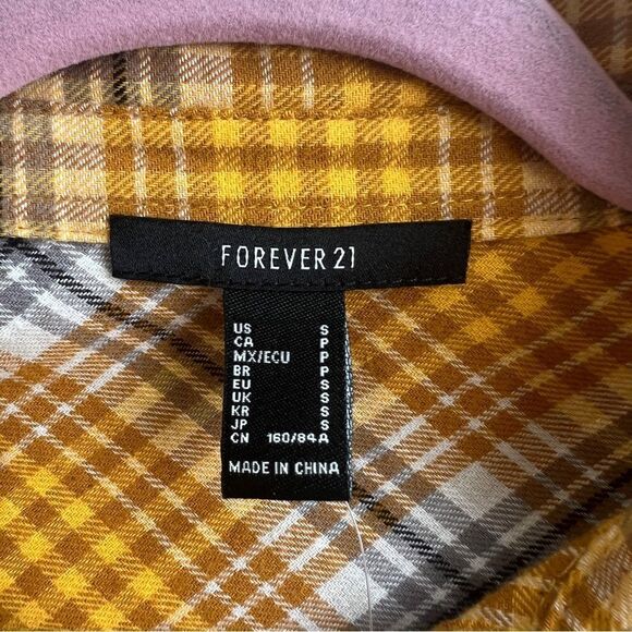 NWT Forever 21 Frayed & Cropped Yellow Long Sleeved flannel Shirt Size S - Picture 4 of 4